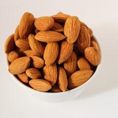 Almonds & greens